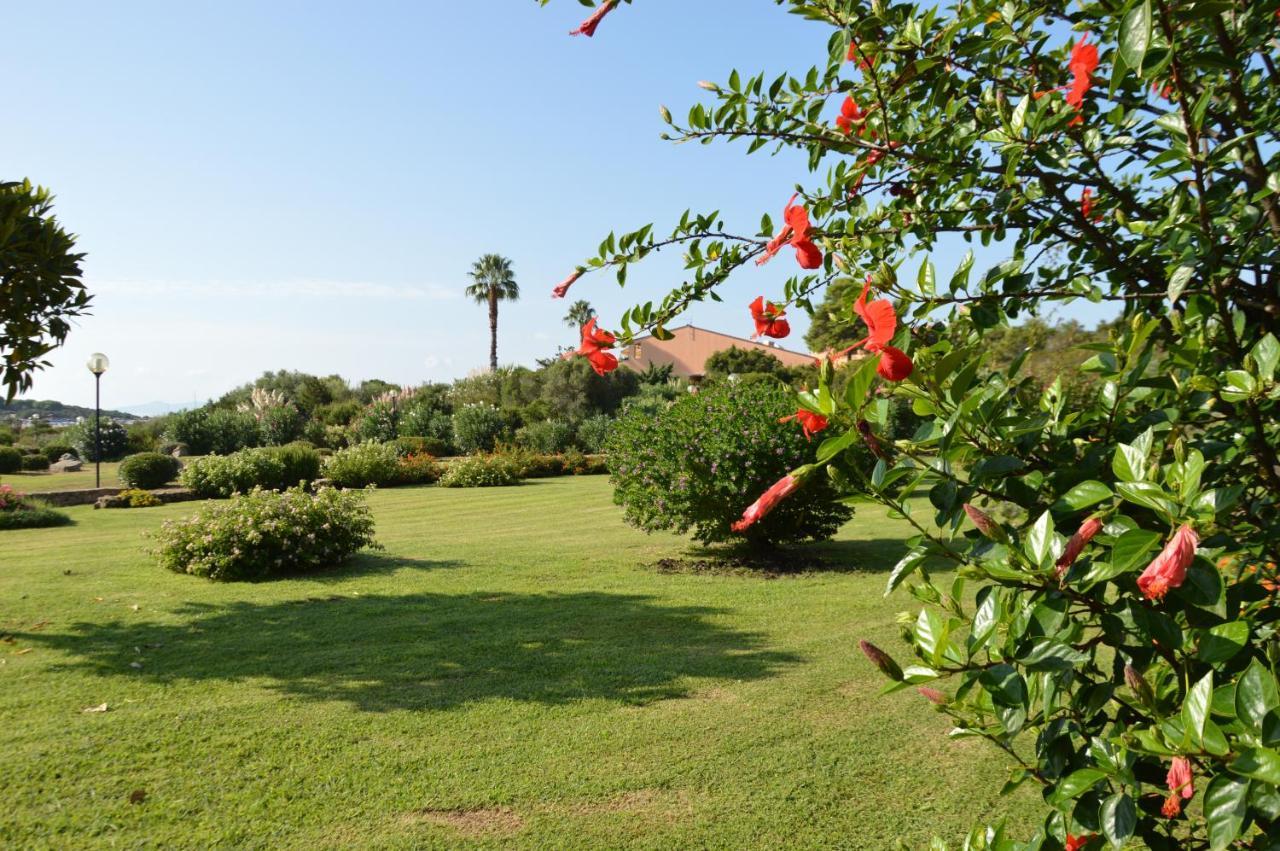 Residenze Coda Cavallo San Teodoro  Buitenkant foto